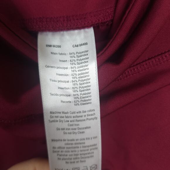 Asics 7/8 High Rise Fashion Cropped Tight in Berry Size M - Picture 9 of 11